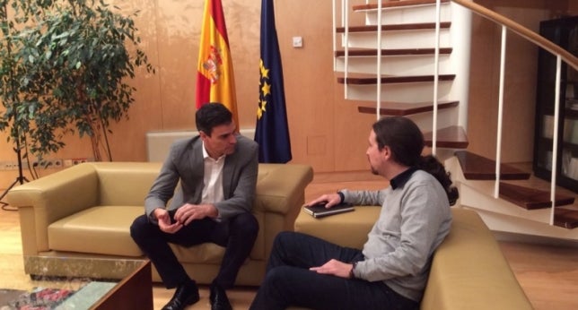 Iglesias asegura que está en "contacto permanente" con Sánchez Iglesias asegura que está en "contacto permanente" con Sánchez