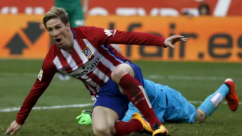 Fernando Torres celebra su gol ante el Eibar en el Calderón Fernando Torres celebra su gol ante el Eibar en el Calderón