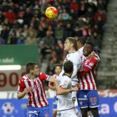 Dura lucha entre Depor y Sporting