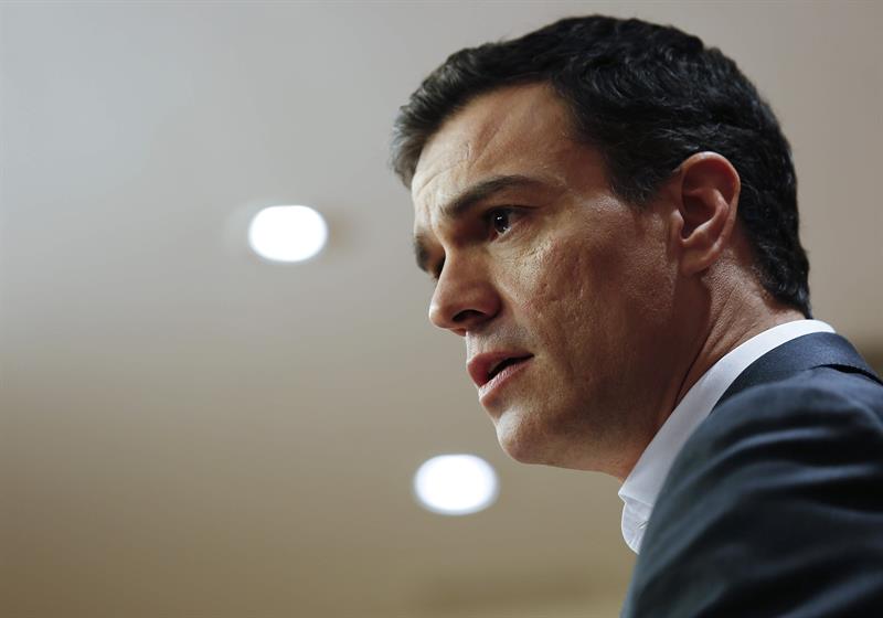 El PSOE empieza a negociar con los grupos su documento para un acuerdo de Gobierno El PSOE empieza a negociar con los grupos su documento para un acuerdo de Gobierno