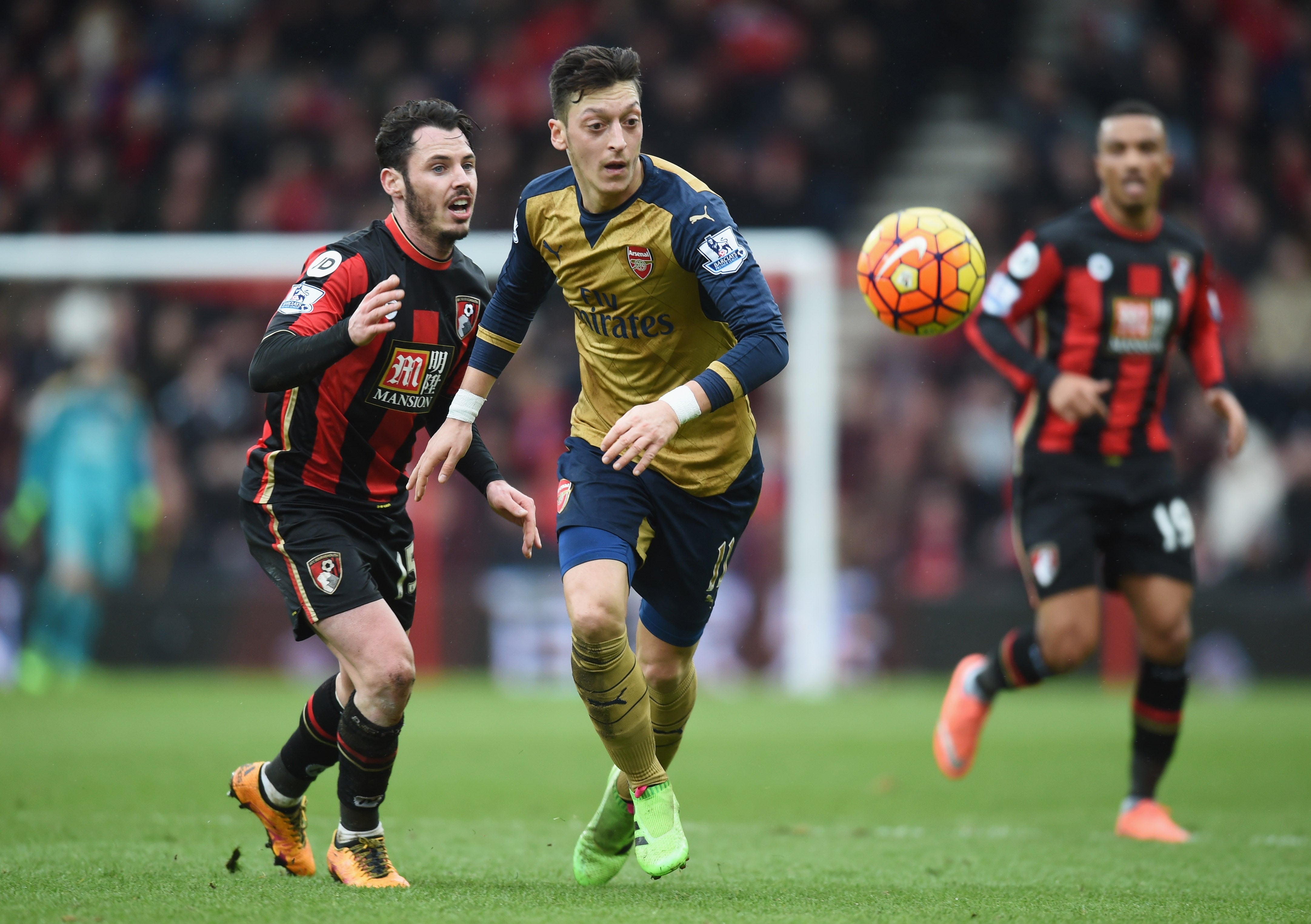 El Arsenal gana al Bournemouth con dos goles en dos minutos El Arsenal gana al Bournemouth con dos goles en dos minutos