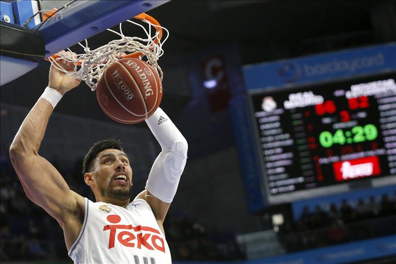 El Madrid agrava la crisis del Estudiantes y le deja colista de la ACB El Madrid agrava la crisis del Estudiantes y le deja colista de la ACB