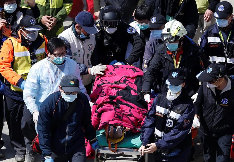 Aumenta a 38 la cifra de muertos por el terremoto en Taiwán Aumenta a 38 la cifra de muertos por el terremoto en Taiwán