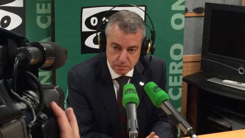 El lendakari &Iacute;&ntilde;igo Urkullu en los estudios de Onda Cero Bilbao