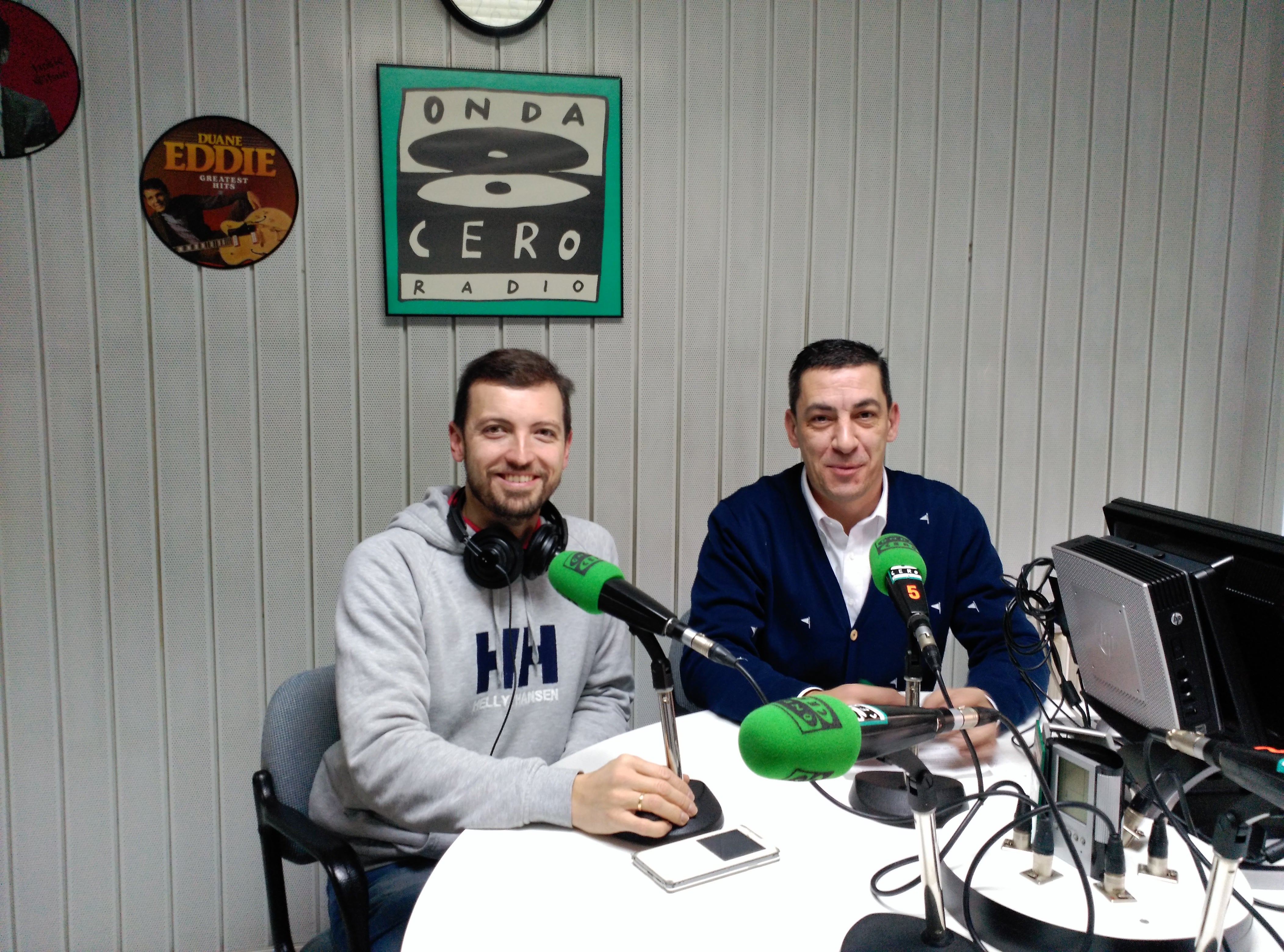 Jaén en la Onda con Nicolás Hidalgo 08/02/2016 Clínica de Fisioterapia Javier Navarro Jaén en la Onda con Nicolás Hidalgo 08/02/2016 Clínica de Fisioterapia Javier Navarro