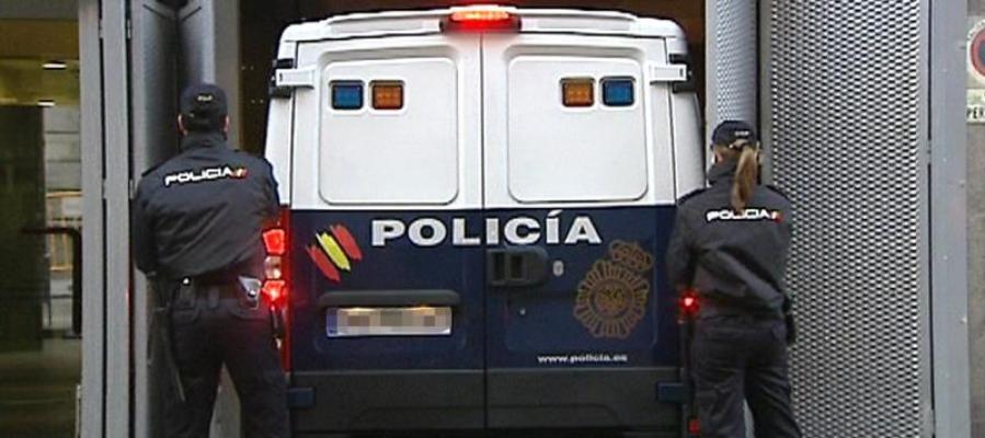 Un furgón policial a su llegada a la Audiencia Nacional Un furgón policial a su llegada a la Audiencia Nacional