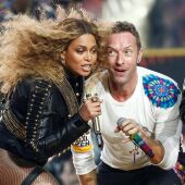 Beyoncé con Chris Martin, de Coldplay.