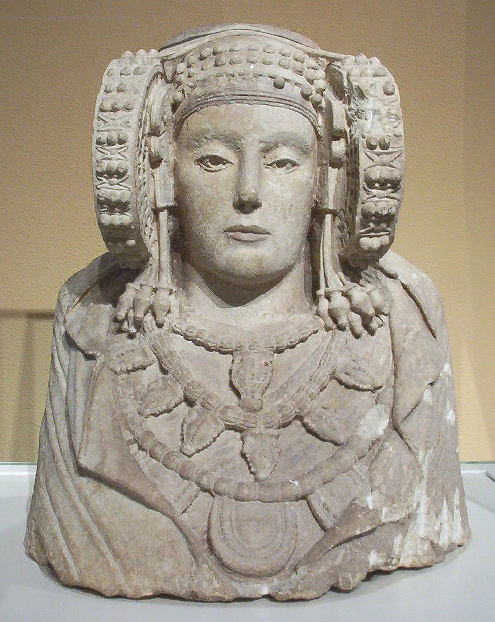 Mesa de redacción: ¿Cómo ha entrado una hormiga en la urna de la Dama de Elche? Mesa de redacción: ¿Cómo ha entrado una hormiga en la urna de la Dama de Elche?