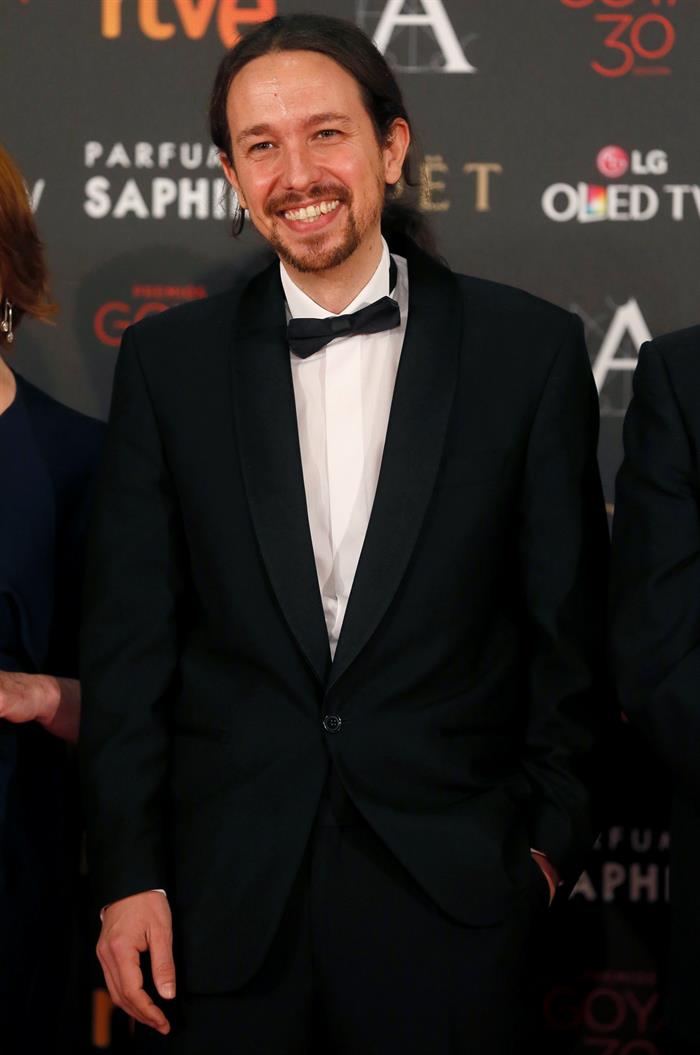 La criba mediática: "Según La Vanguardia, ya puede Iglesias vestirse de seda que Iglesias se queda" La criba mediática: "Según La Vanguardia, ya puede Iglesias vestirse de seda que Iglesias se queda"