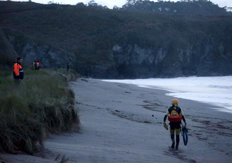 Se reanuda la búsqueda desde el aire del niño desaparecido en Navia Se reanuda la búsqueda desde el aire del niño desaparecido en Navia