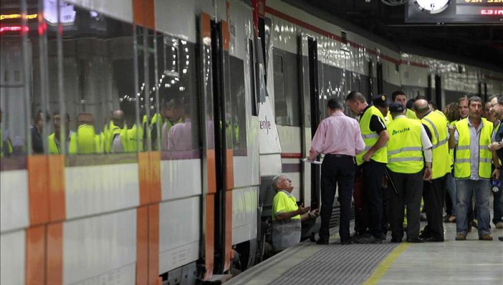 Suprimida la circulación de trenes en Barcelona por humo en los túneles