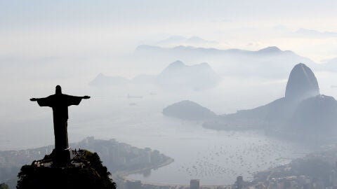 El Cristo Redentor vigila la ciudad de R&iacute;o de Janeiro