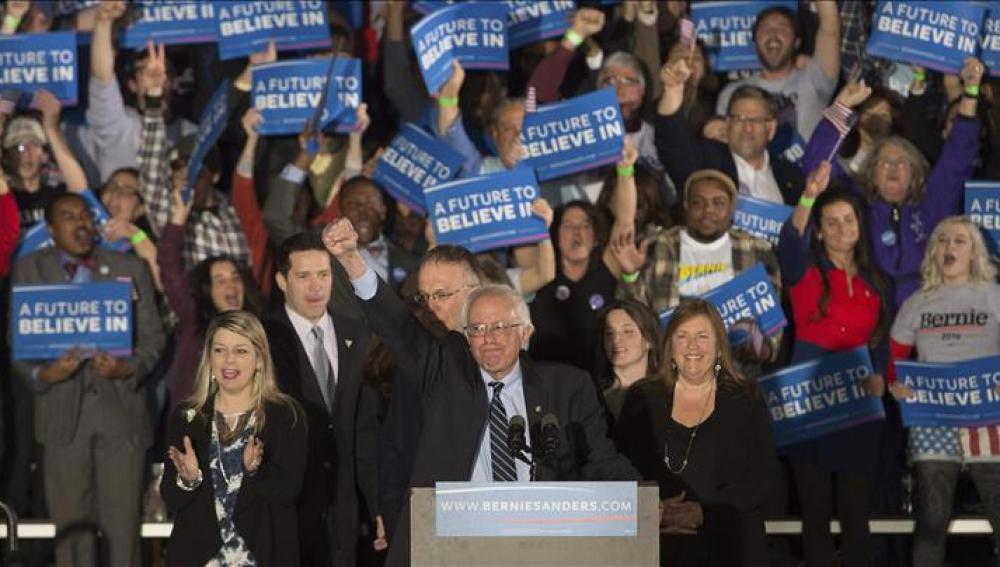 Bernie Sanders celebra la victoria