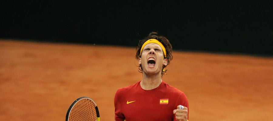 Rafa Nadal celebra un punto en Copa Davis con España Rafa Nadal celebra un punto en Copa Davis con España