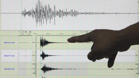  Un sism&oacute;grafo en el que aparece registrado un terremoto