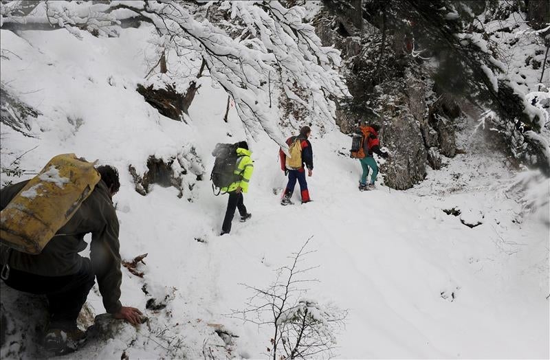 Rescatados los siete espeleólogos españoles atrapados en los Pirineos franceses Rescatados los siete espeleólogos españoles atrapados en los Pirineos franceses