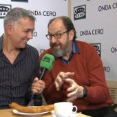 José María Pou junto a Juan Ramón Lucas en un momento de la entrevista en Más de uno