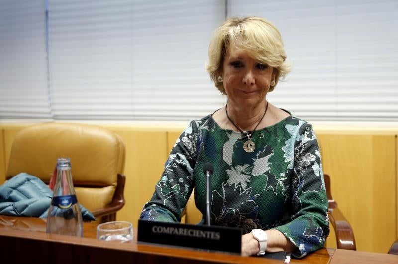 Esperanza Aguirre: "La corrupción nos está destrozando a todos, incluso a los nuevos partidos" Esperanza Aguirre: "La corrupción nos está destrozando a todos, incluso a los nuevos partidos"