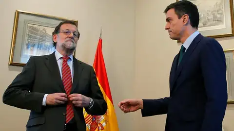 Frío encuentro entre Mariano Rajoy y Pedro Sánchez Frío encuentro entre Mariano Rajoy y Pedro Sánchez