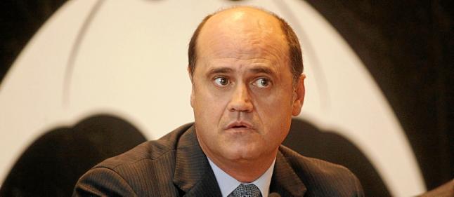 Fernando: "Creo que Meriton quiere que Neville termine la temporada y ya para la próxima hacer nuevos planes" Fernando: "Creo que Meriton quiere que Neville termine la temporada y ya para la próxima hacer nuevos planes"