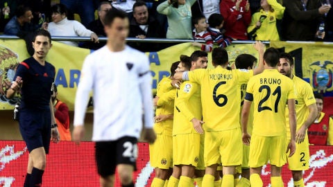 Los jugadores del Villarreal celebran un gol ante el M&aacute;laga
