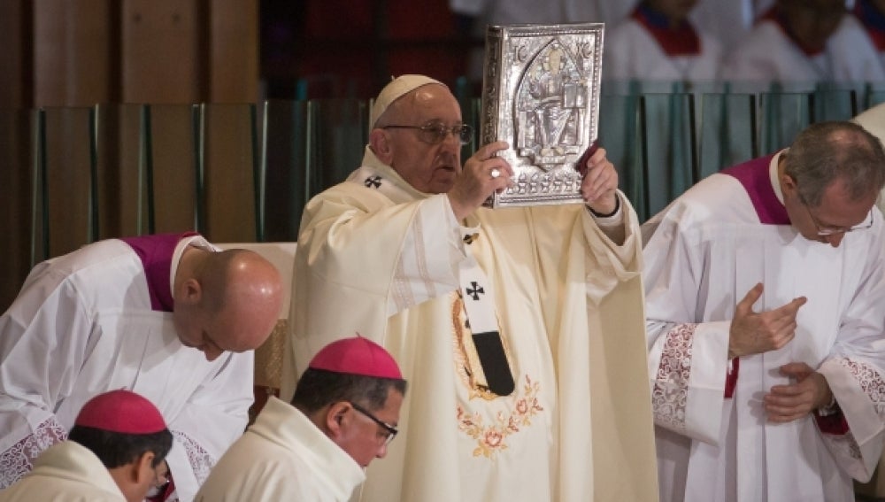 El papa Francisco durante una misa en México