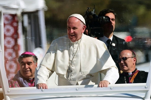 Lesbos se prepara para recibir al Papa con las críticas al acuerdo UE-Turquía como telón de fondo Lesbos se prepara para recibir al Papa con las críticas al acuerdo UE-Turquía como telón de fondo