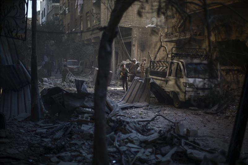 Al menos diez muertos por bombardeos cerca de un hospital en Siria Al menos diez muertos por bombardeos cerca de un hospital en Siria