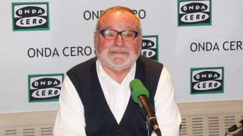 Fernando Savater en los estudios de Onda Cero