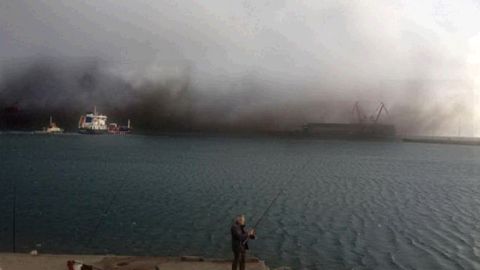 Nube de carb&oacute;n en Gij&oacute;n