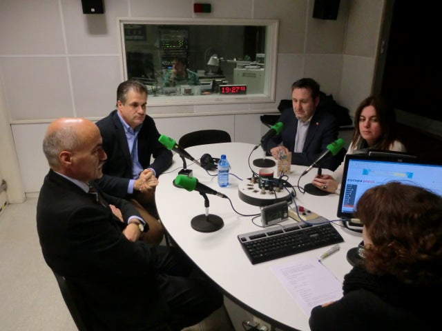 Aquí en la Onda Cantabria. Tertulia de Diputados 16/02/2016 Aquí en la Onda Cantabria. Tertulia de Diputados 16/02/2016