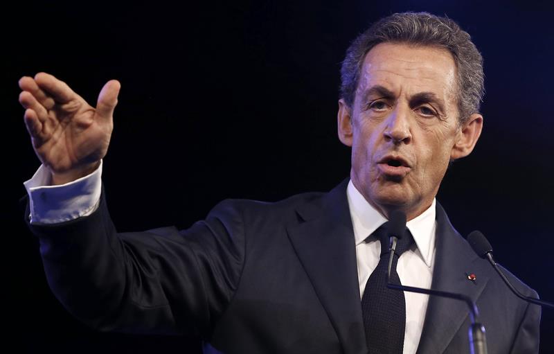 Sarkozy propone una reunión a tres con Juppé y Fillon para arreglar la crisis Sarkozy propone una reunión a tres con Juppé y Fillon para arreglar la crisis