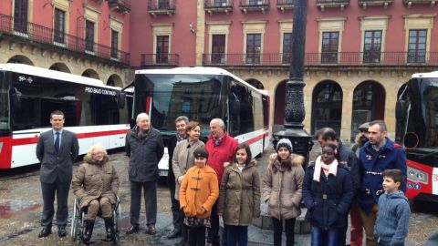 Presentaci&oacute;n de nuevos veh&iacute;culos de EMTUSA