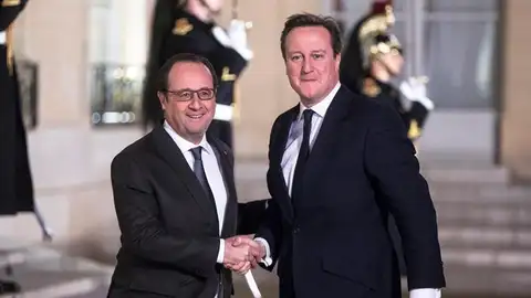David Cameron y François Hollande. David Cameron y François Hollande.