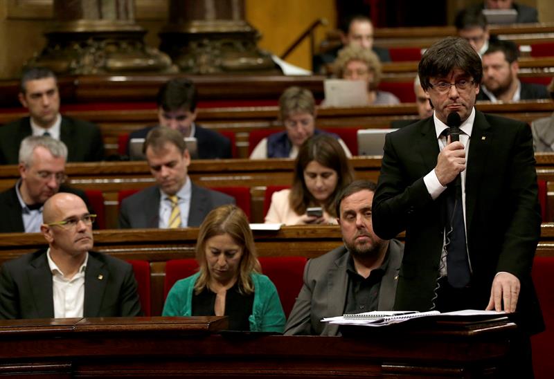 Puigdemont anuncia que el Govern mantendrá la "acción exterior" Puigdemont anuncia que el Govern mantendrá la "acción exterior"