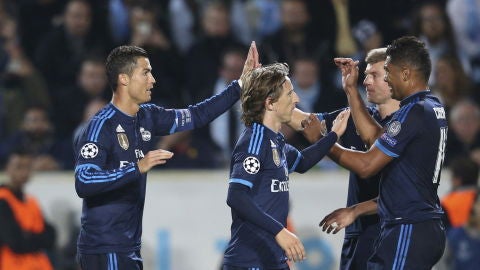 Los jugadores del Real Madrid celebran un gol