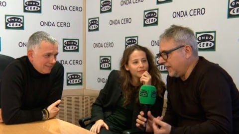 Frame de Irene Escolar y Jordi Frade durante la &uacute;ltima pregunta de Juan Ram&oacute;n Lucas en M&aacute;s de uno