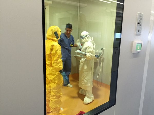 El periodista Lucas de la Cal, tras recibir el alta por el coronavirus: "Me iría mañana mismo a Pekín" El periodista Lucas de la Cal, tras recibir el alta por el coronavirus: "Me iría mañana mismo a Pekín"