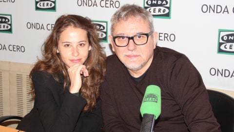 La actriz Irene Escolar y el director Jordi Frades en Onda Cero