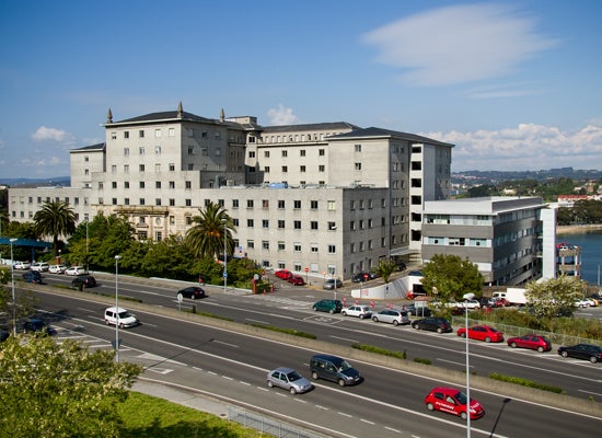 Denuncian la práctica de abortos sin asistencia médica en el Materno Infantil de A Coruña Denuncian la práctica de abortos sin asistencia médica en el Materno Infantil de A Coruña