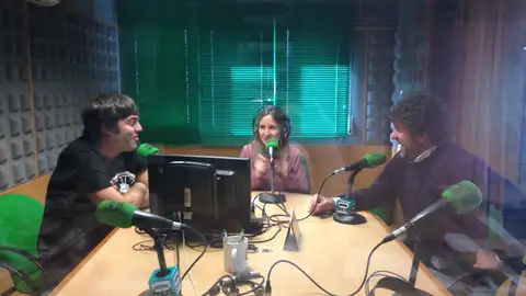 Polo Correo do Vento - Colectivo cultural Miembros del colectivo cultural 'Polo Correo do Vento' en el programa Pontevedra en la Onda