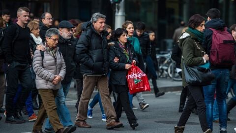 Soleado en casi toda la Pen&iacute;nsula con viento fuerte y lluvias en el Estrecho