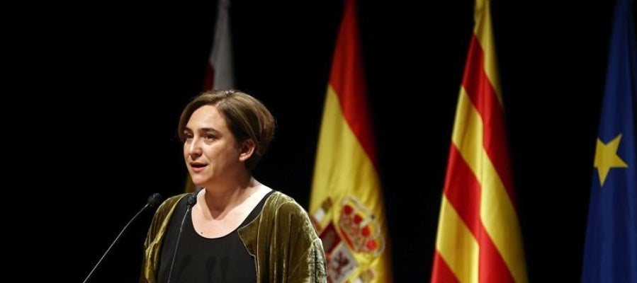 La alcaldesa de Barcelona, Ada Colau, durante su discurso en la cena de bienvenida a los asistentes al Mobile World Congress La alcaldesa de Barcelona, Ada Colau, durante su discurso en la cena de bienvenida a los asistentes al Mobile World Congress