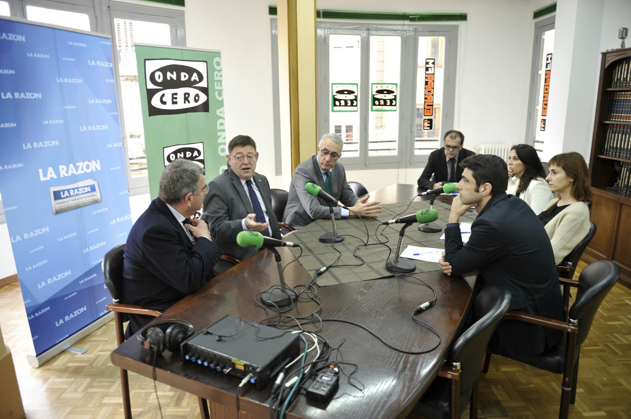 Desayunos de Onda Cero y La Razón. Hoy con el President Ximo Puig Desayunos de Onda Cero y La Razón. Hoy con el President Ximo Puig