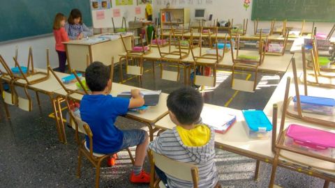Vista general de unos ni&ntilde;os en el colegio