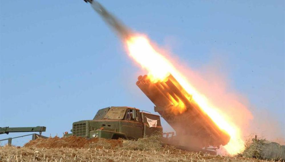 Un misil lanzado desde Corea del Norte - Imagen de archivo