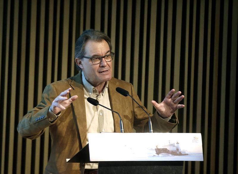 Personas físicas: "Artur Mas no se presenta a las elecciones porque ya no puede más" Personas físicas: "Artur Mas no se presenta a las elecciones porque ya no puede más"