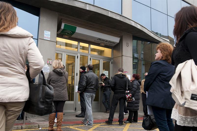 Rocío del Cerro, autora de 'Reciclad@s': "Cuando te quedas sin sueldo desaparece una vida" Rocío del Cerro, autora de 'Reciclad@s': "Cuando te quedas sin sueldo desaparece una vida"