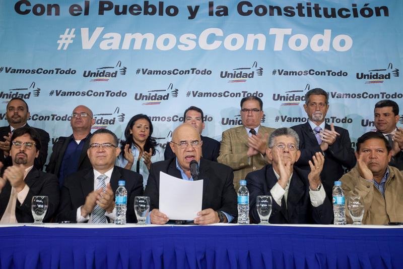 La oposición venezolana apuesta por la "lucha no violenta" para cambiar al Gobierno La oposición venezolana apuesta por la "lucha no violenta" para cambiar al Gobierno