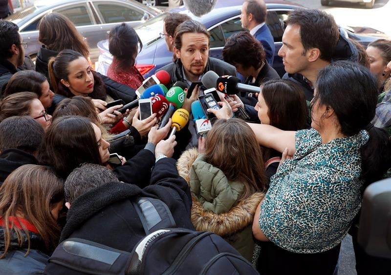 Iglesias niega que Errejón esté "desaparecido" tras el cese de Pascual Iglesias niega que Errejón esté "desaparecido" tras el cese de Pascual